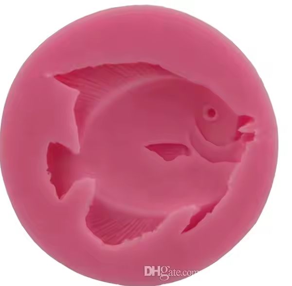 قالب سمكة صغيرة