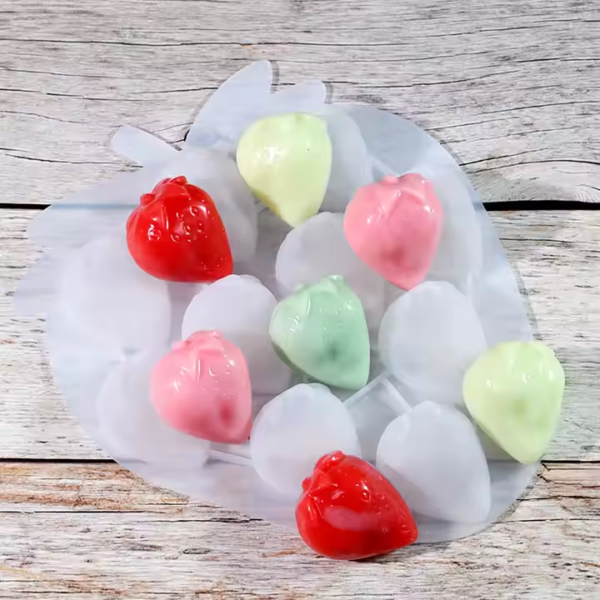 قالب فراولة تزيين